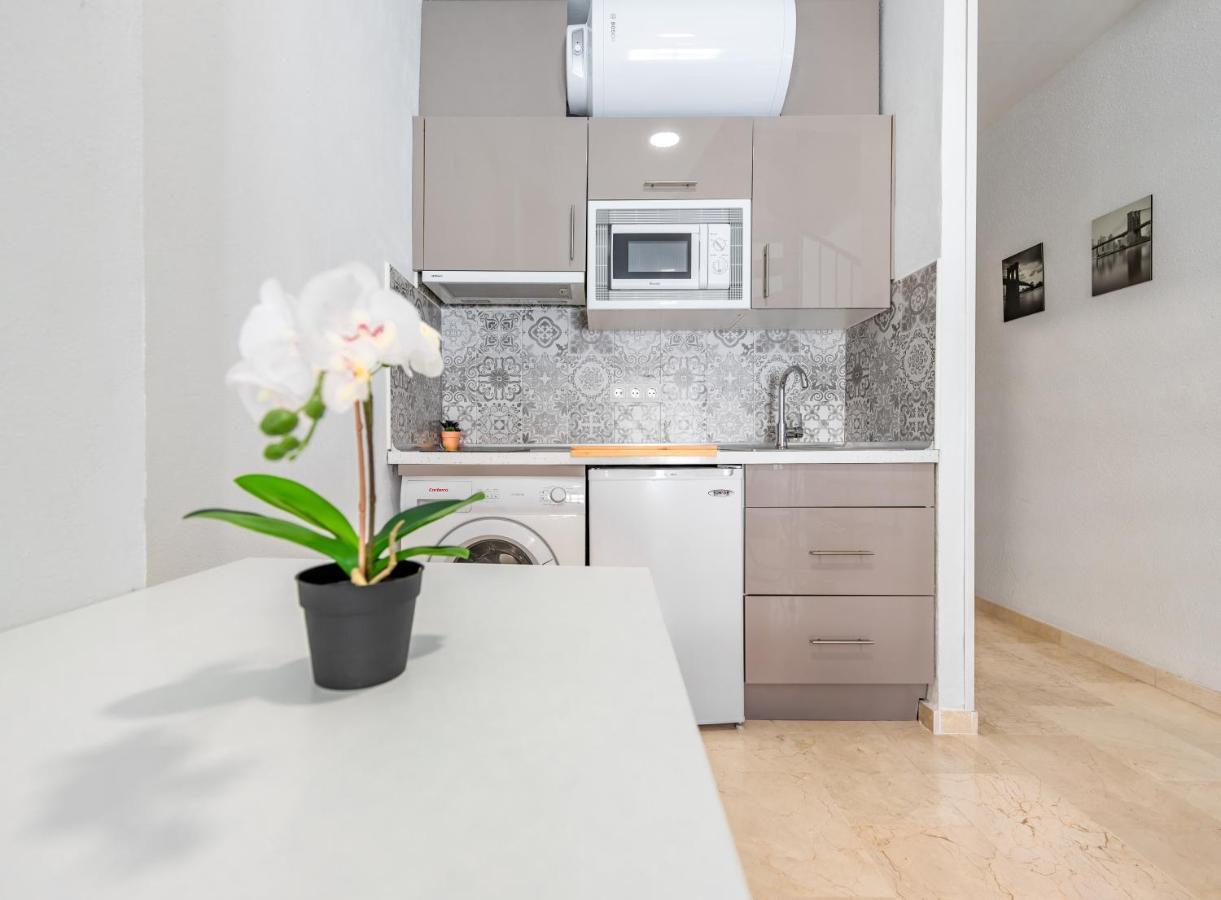 Appartamento Private Rooftop & Elegant Studio - Center By Rems Málaga Esterno foto